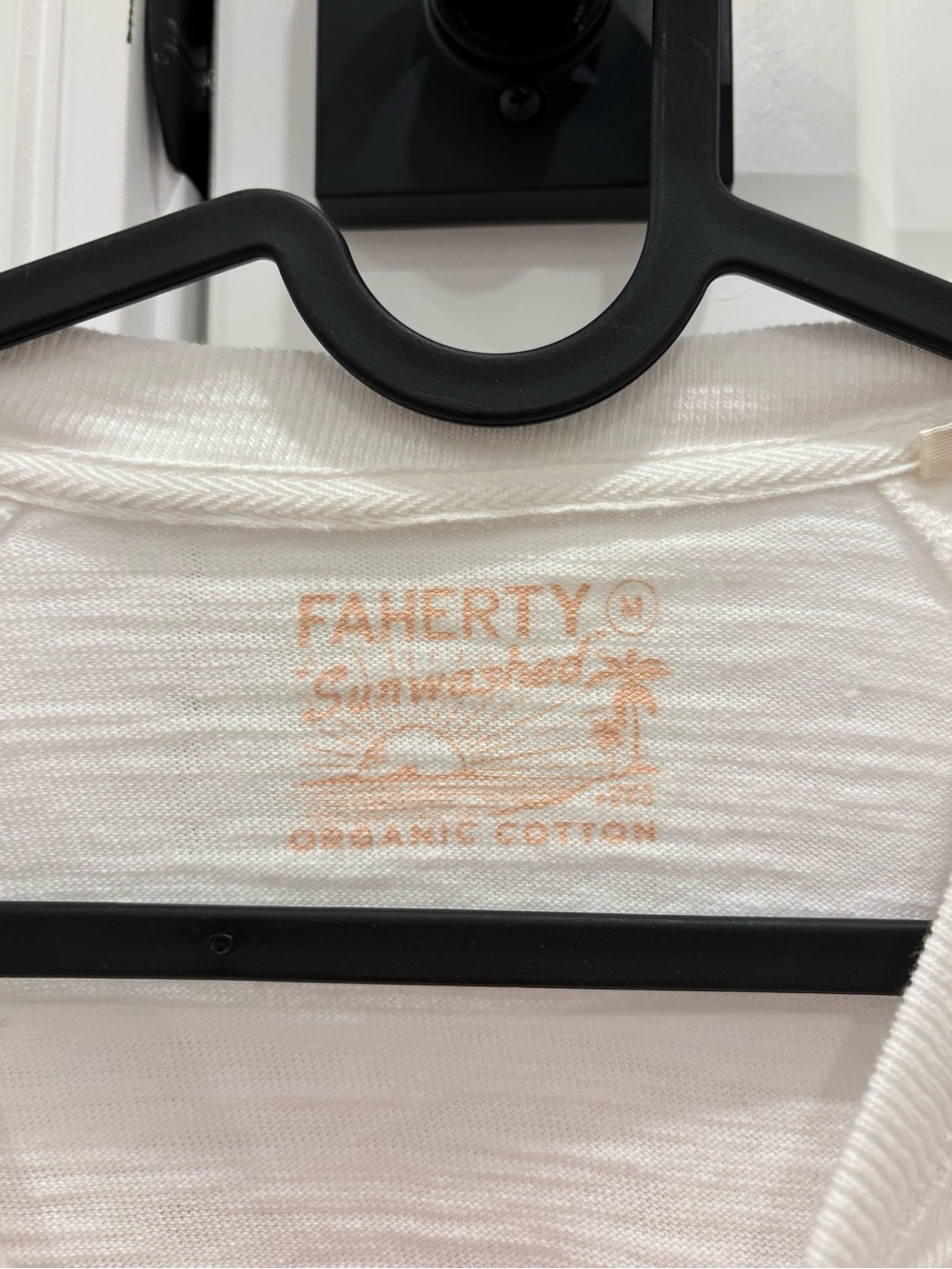 Faherty Sunwashed Slub Crewneck Size Medium 100% Cotton - Picture 3 of 8
